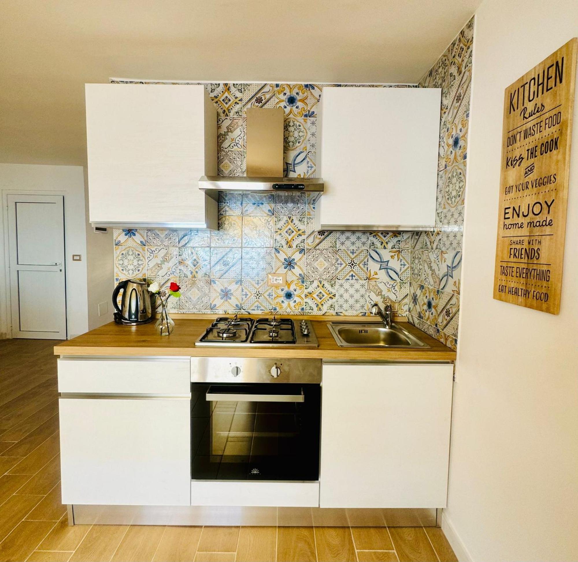 Sunrise Home يتوجاني المظهر الخارجي الصورة